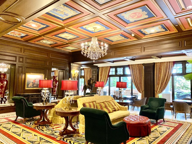 Broadmoor luxurious hotel