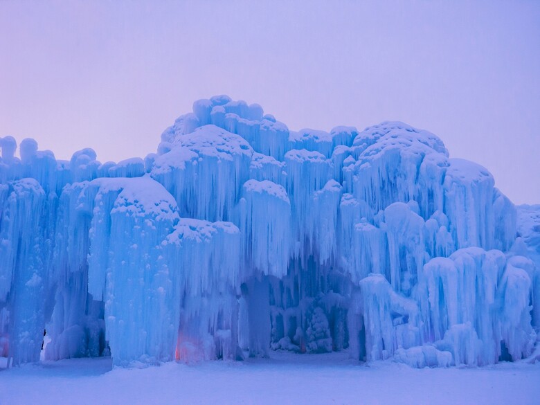 Eagle Ice Castle car service